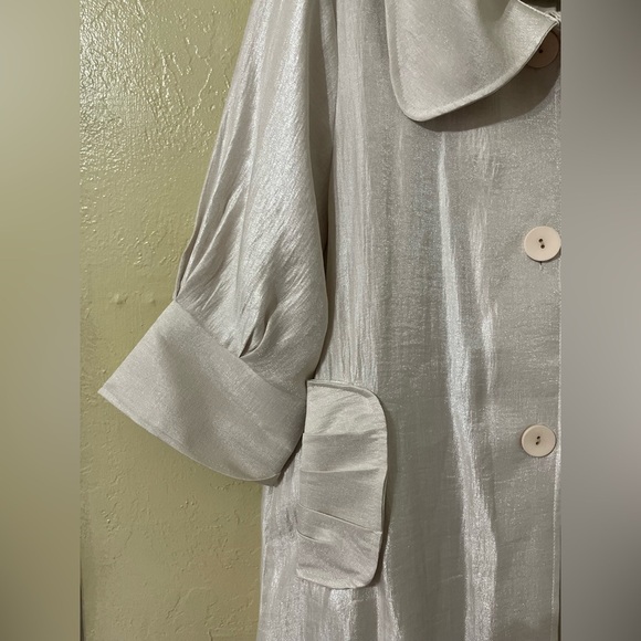 GORGEOUS Damee Inc Cream/Pearlized Jacket With Pockets, Buttons Small - Picture 5 of 5